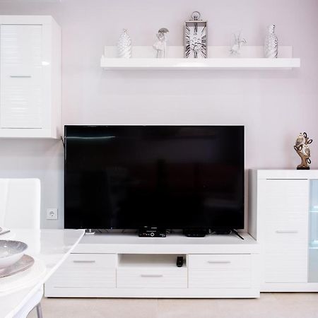 New 2020 Residencial Aqua Beach -Apartment Torrevieja Center Εξωτερικό φωτογραφία